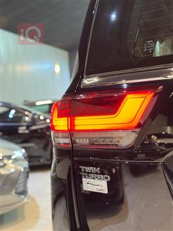 تۆیۆتا لاند کروزەر